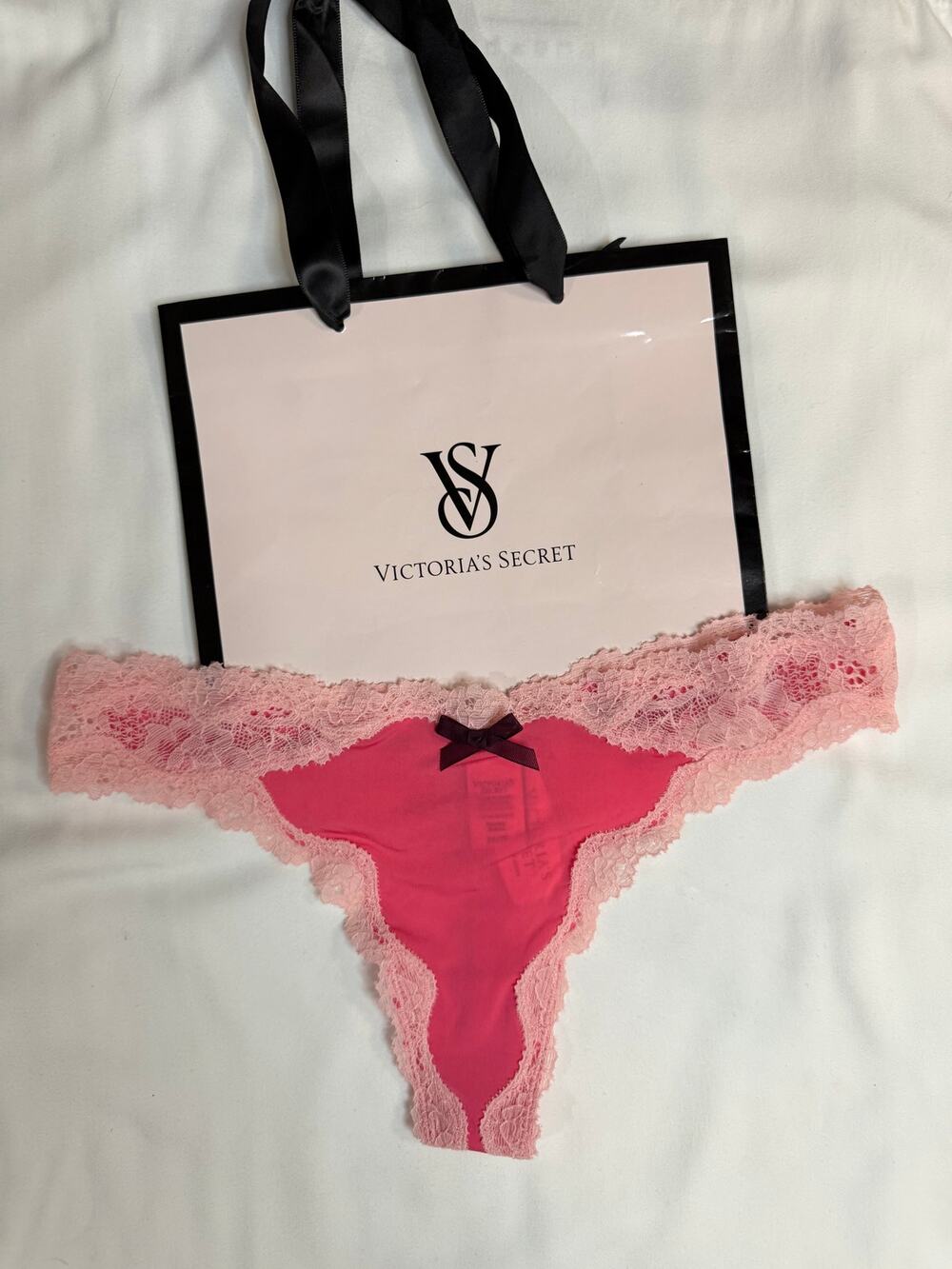 Victoria’s Secret Vintage Second Skin Lace Thong – Pink – Size XS – 2015